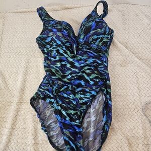 Women Miraclesuit Blue & Green Patterned One-piece Swimsuit Sz 12 Beachy Coastal